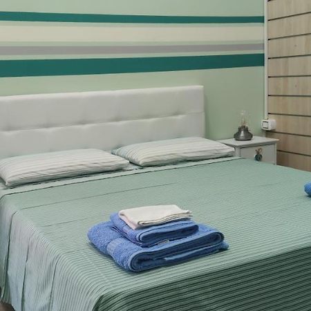 Room Rome Роччелла-Йоніка Екстер'єр фото
